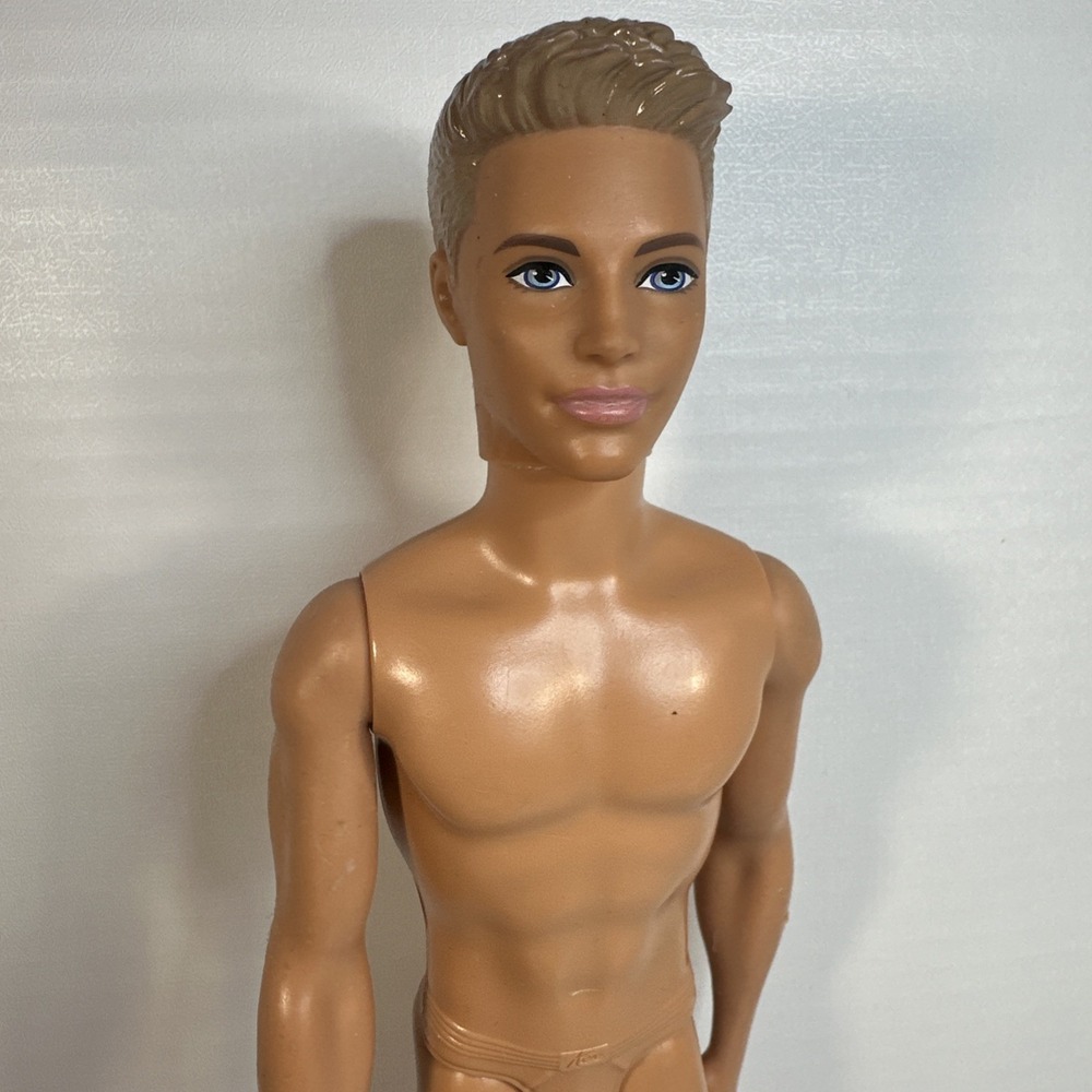 Mattel Barbie Ken 2016 Fairytale Groom Ken Doll DVP39 Nude